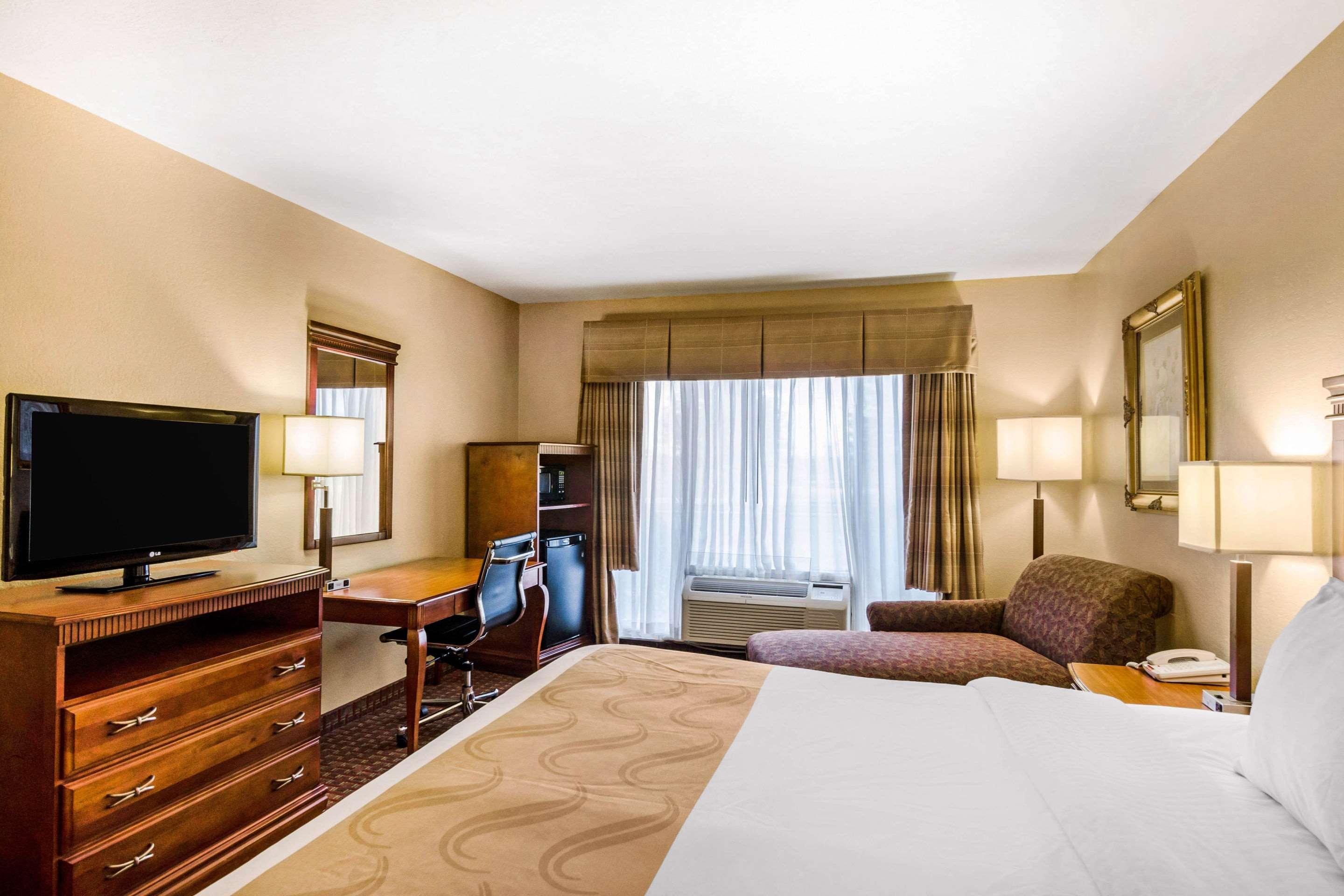 Quality Inn & Suites Carthage Bagian luar foto
