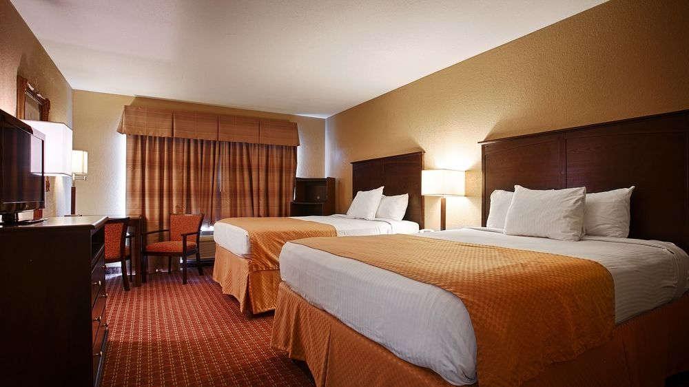 Quality Inn & Suites Carthage Bagian luar foto