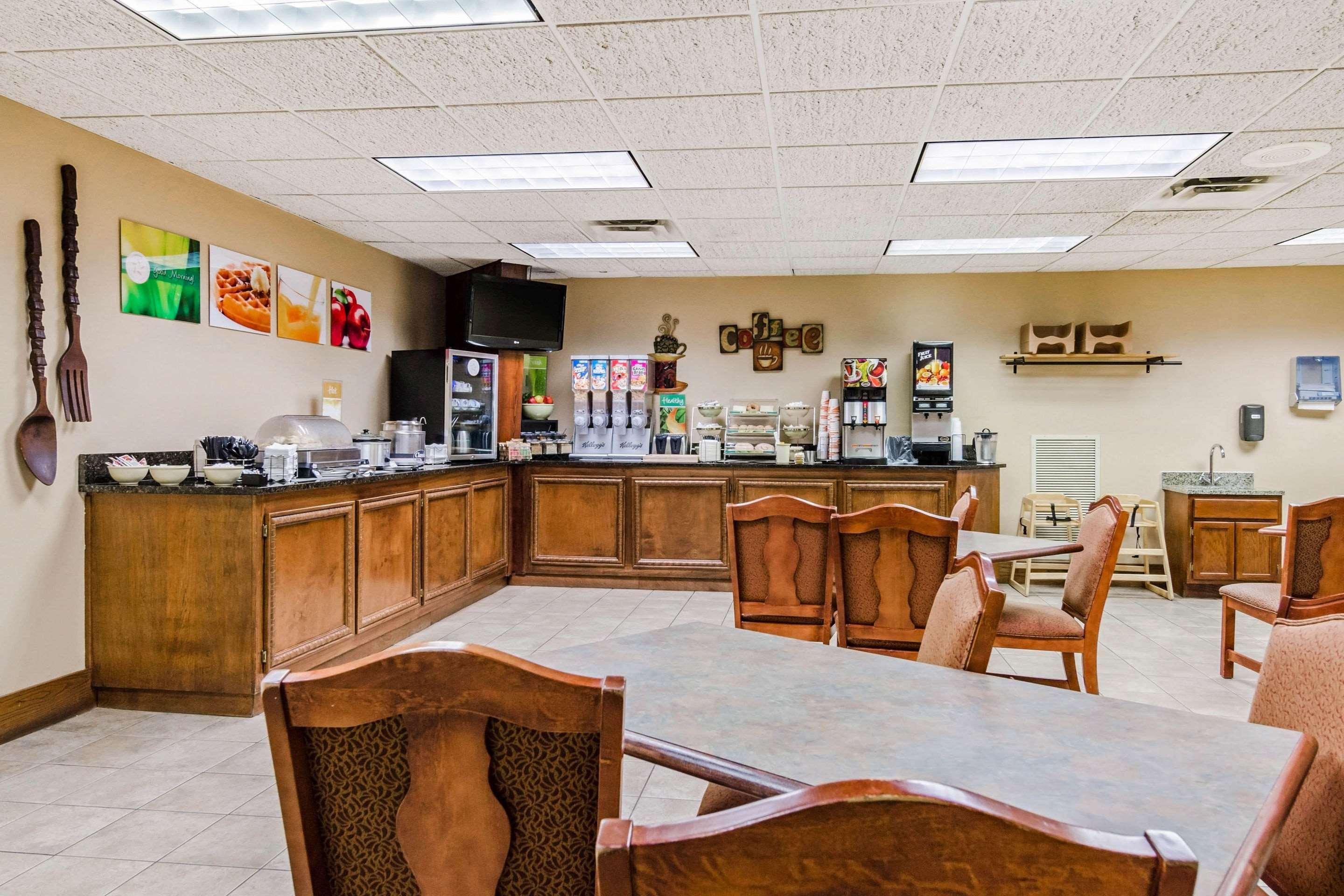 Quality Inn & Suites Carthage Bagian luar foto
