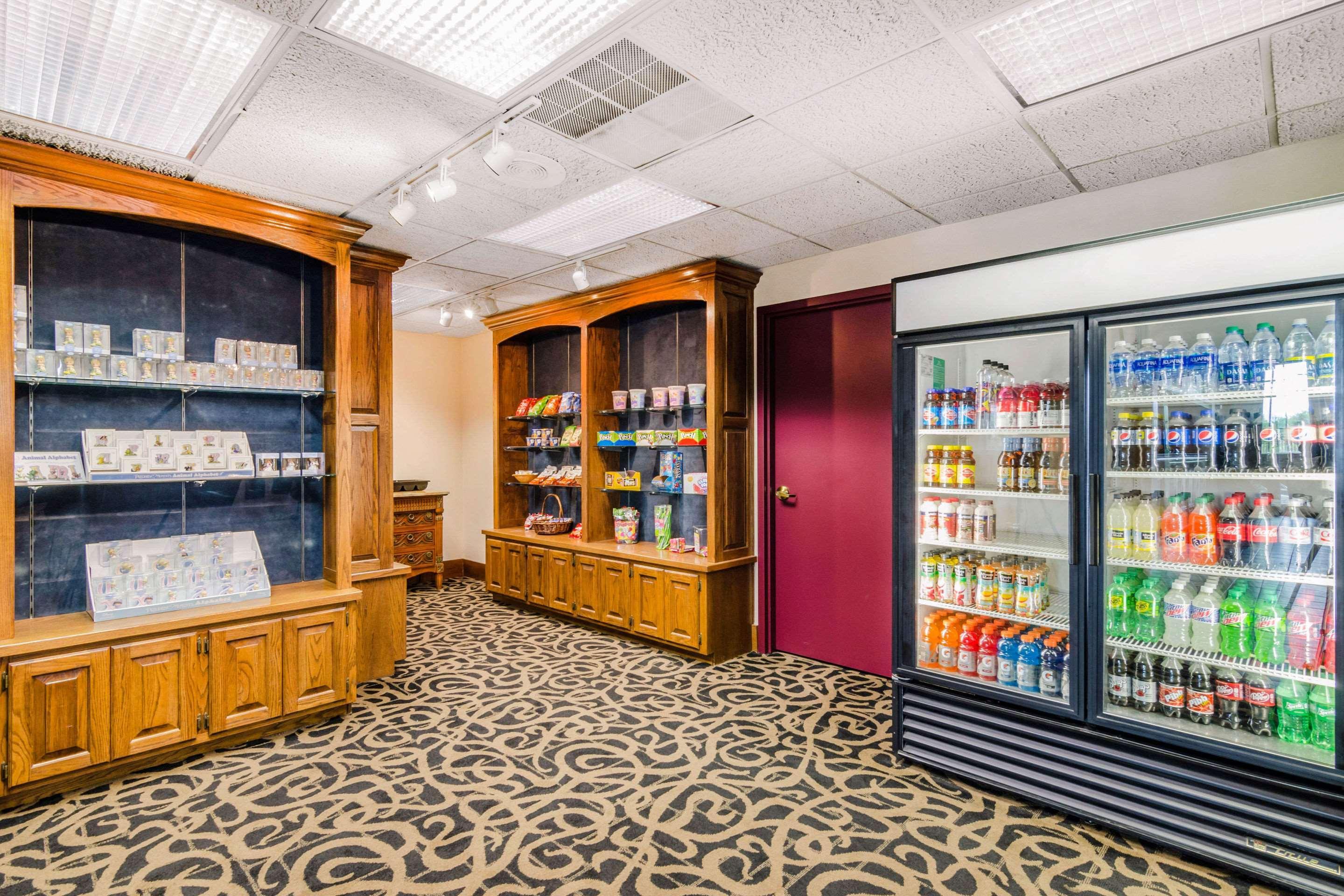 Quality Inn & Suites Carthage Bagian luar foto