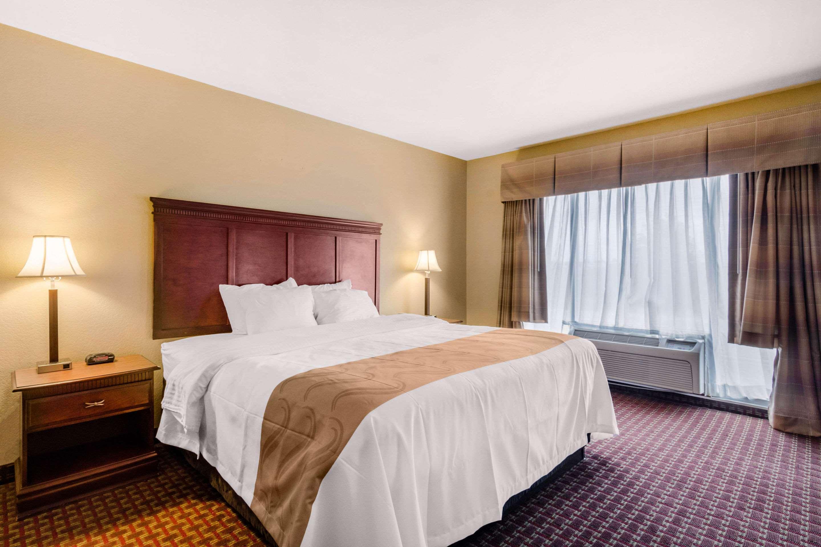 Quality Inn & Suites Carthage Bagian luar foto