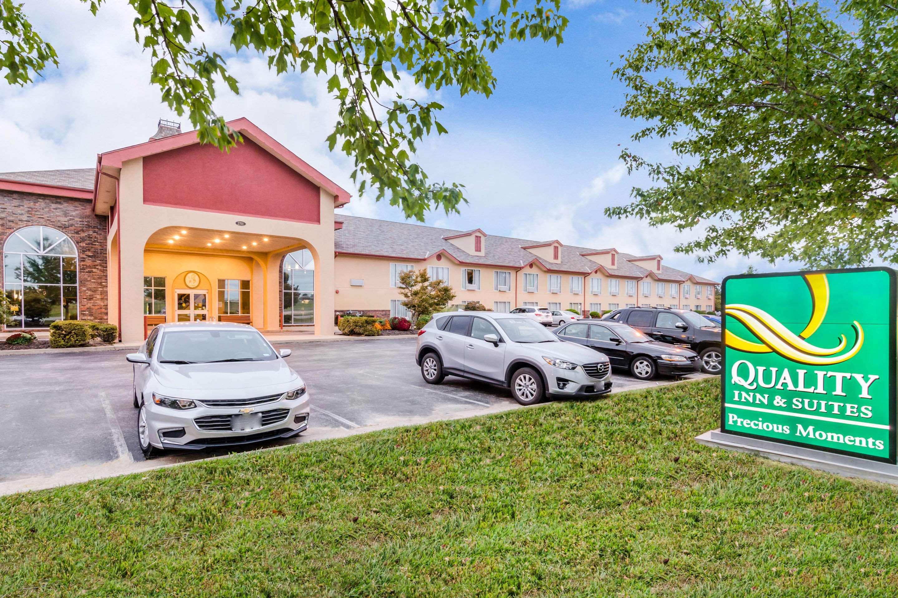 Quality Inn & Suites Carthage Bagian luar foto
