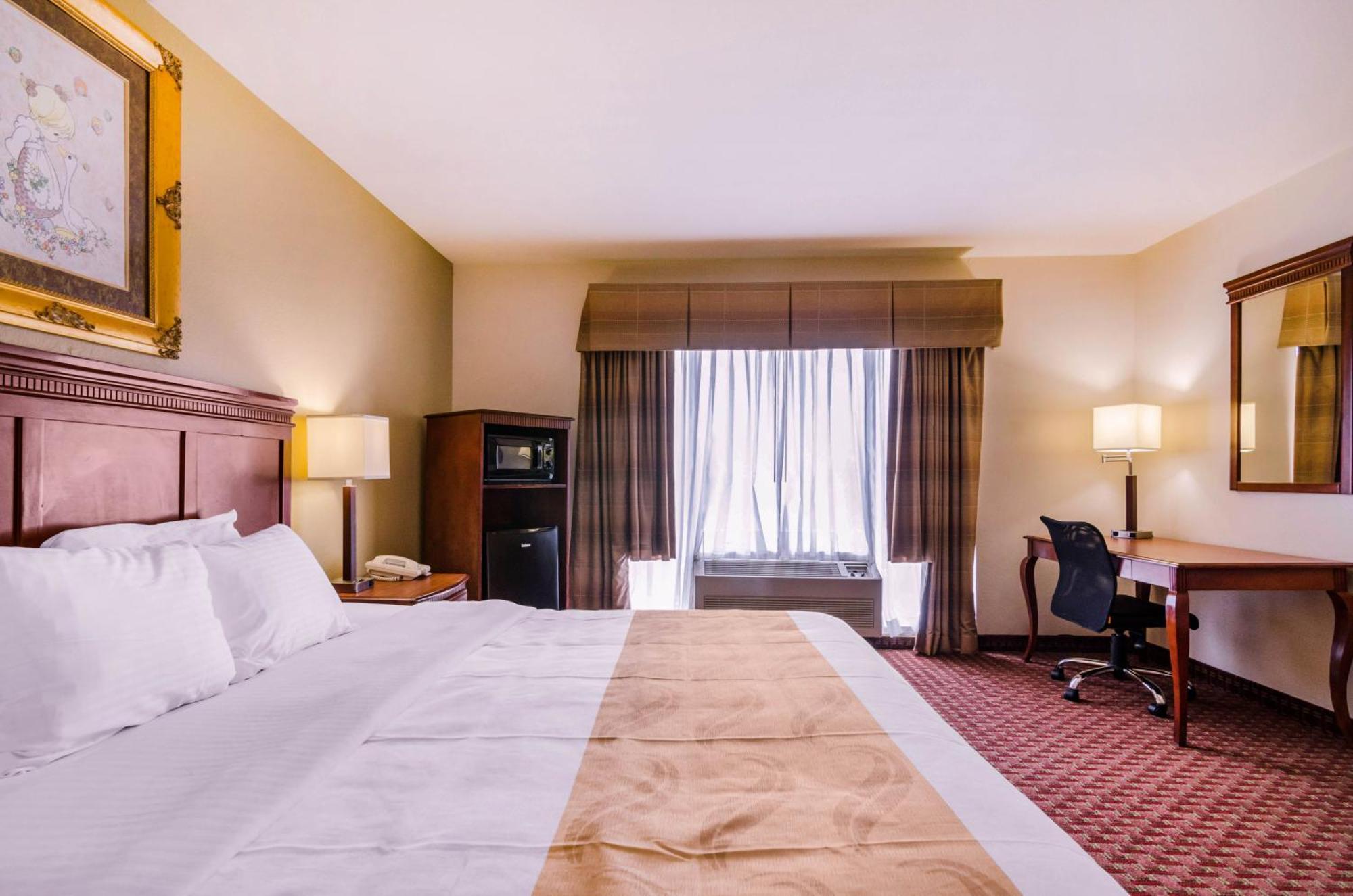 Quality Inn & Suites Carthage Bagian luar foto