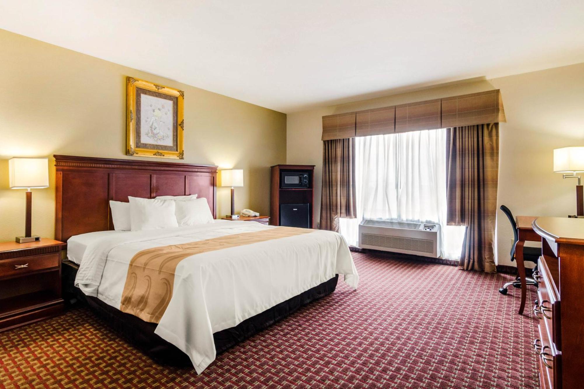 Quality Inn & Suites Carthage Bagian luar foto