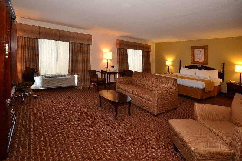 Quality Inn & Suites Carthage Bagian luar foto