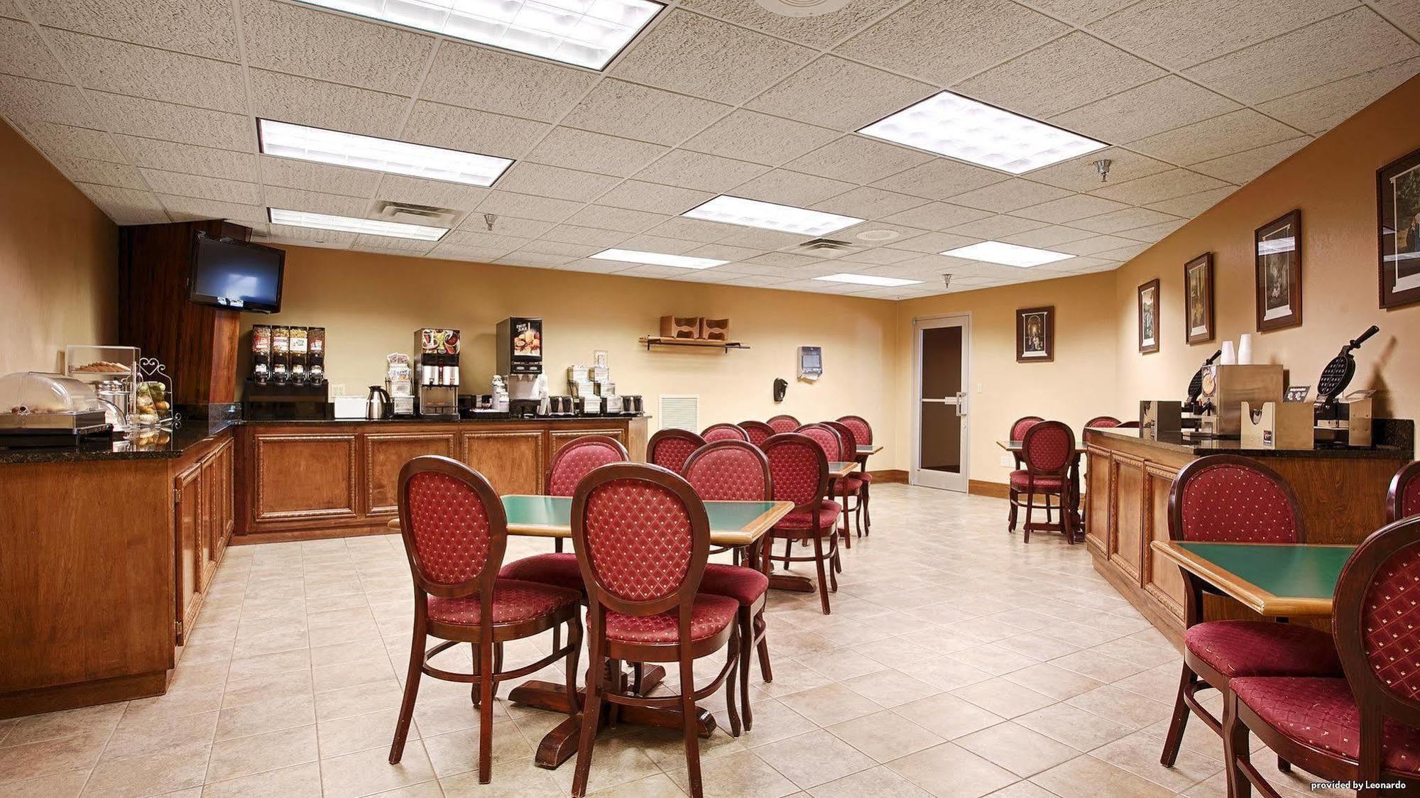 Quality Inn & Suites Carthage Bagian luar foto