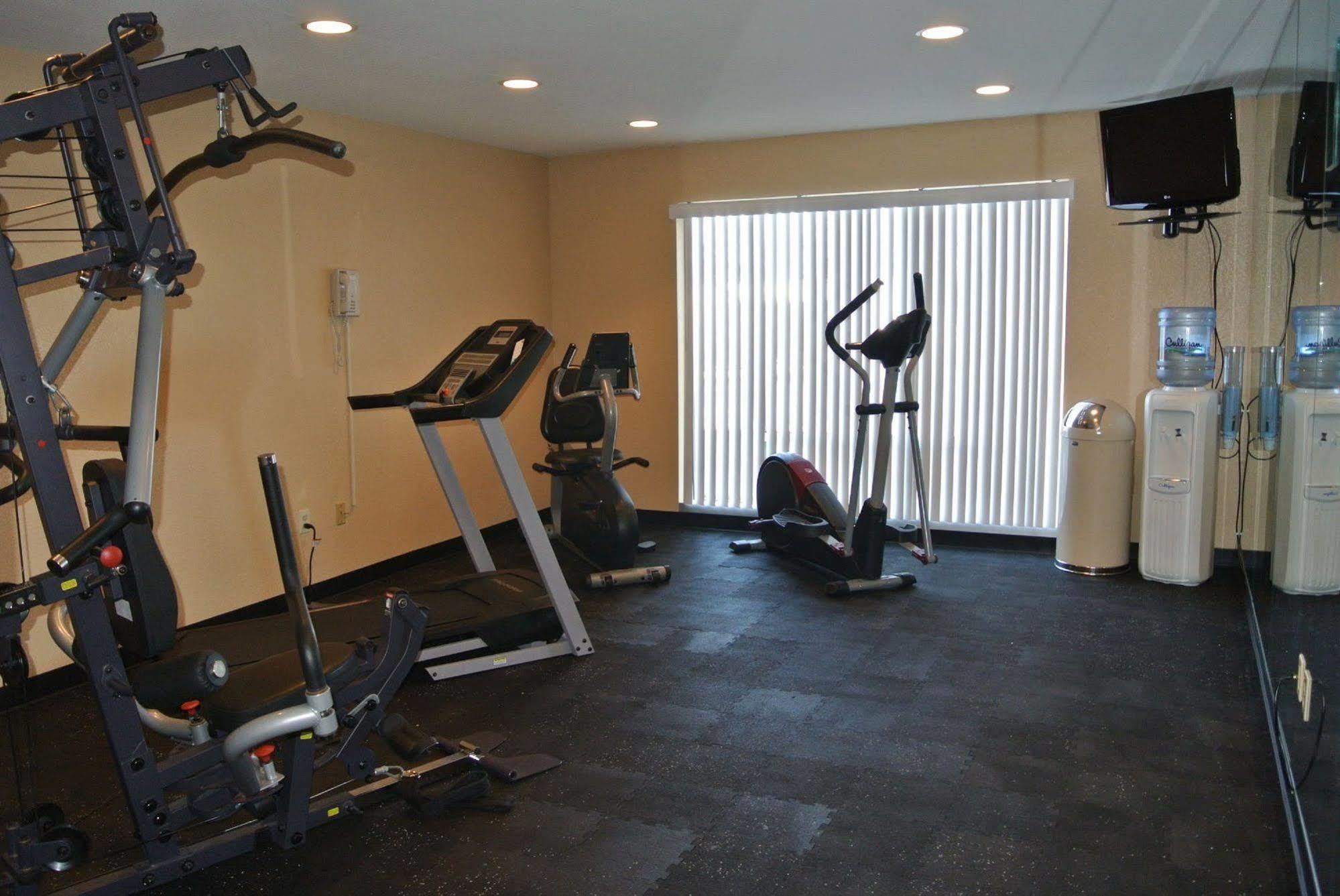 Quality Inn & Suites Carthage Bagian luar foto