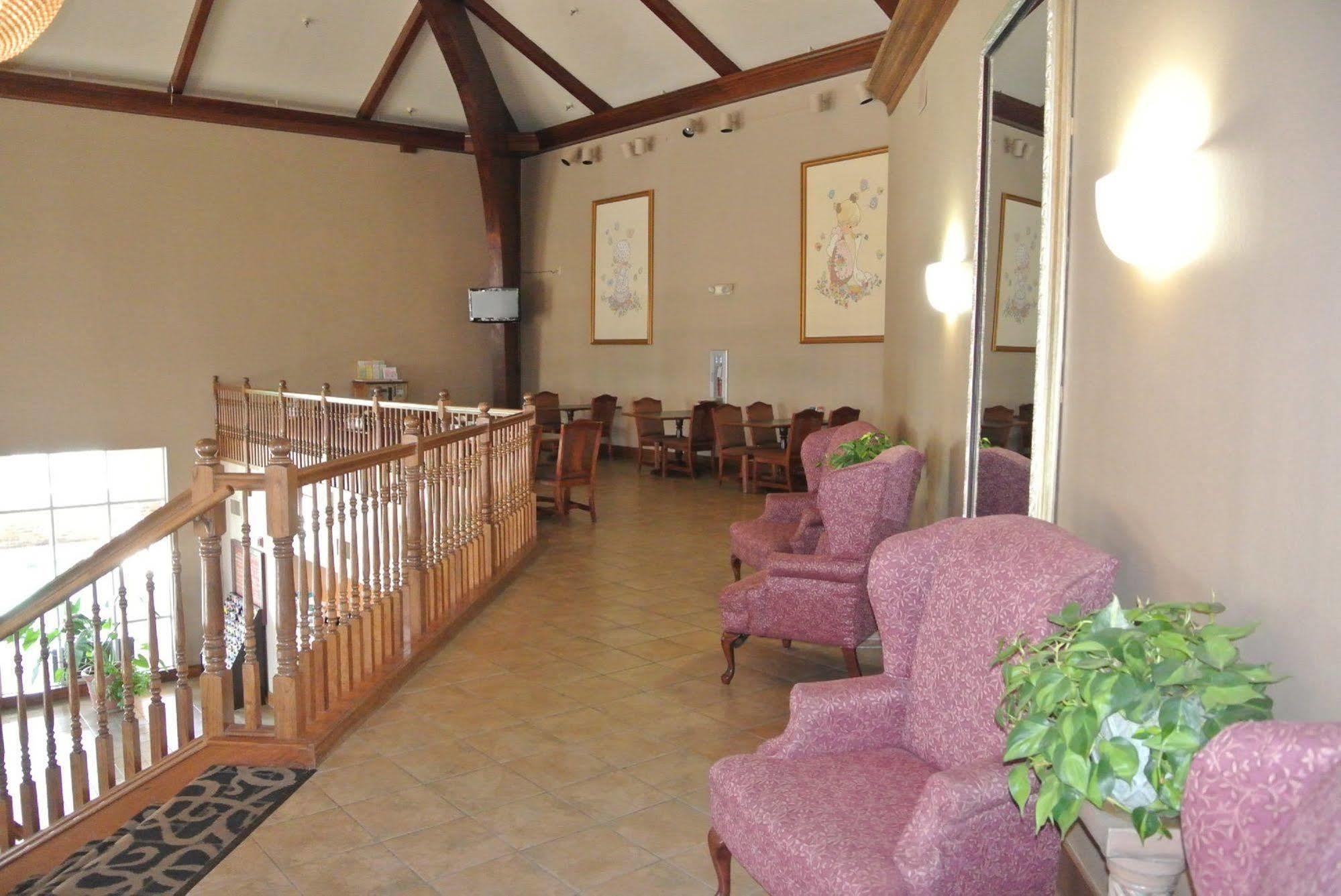 Quality Inn & Suites Carthage Bagian luar foto